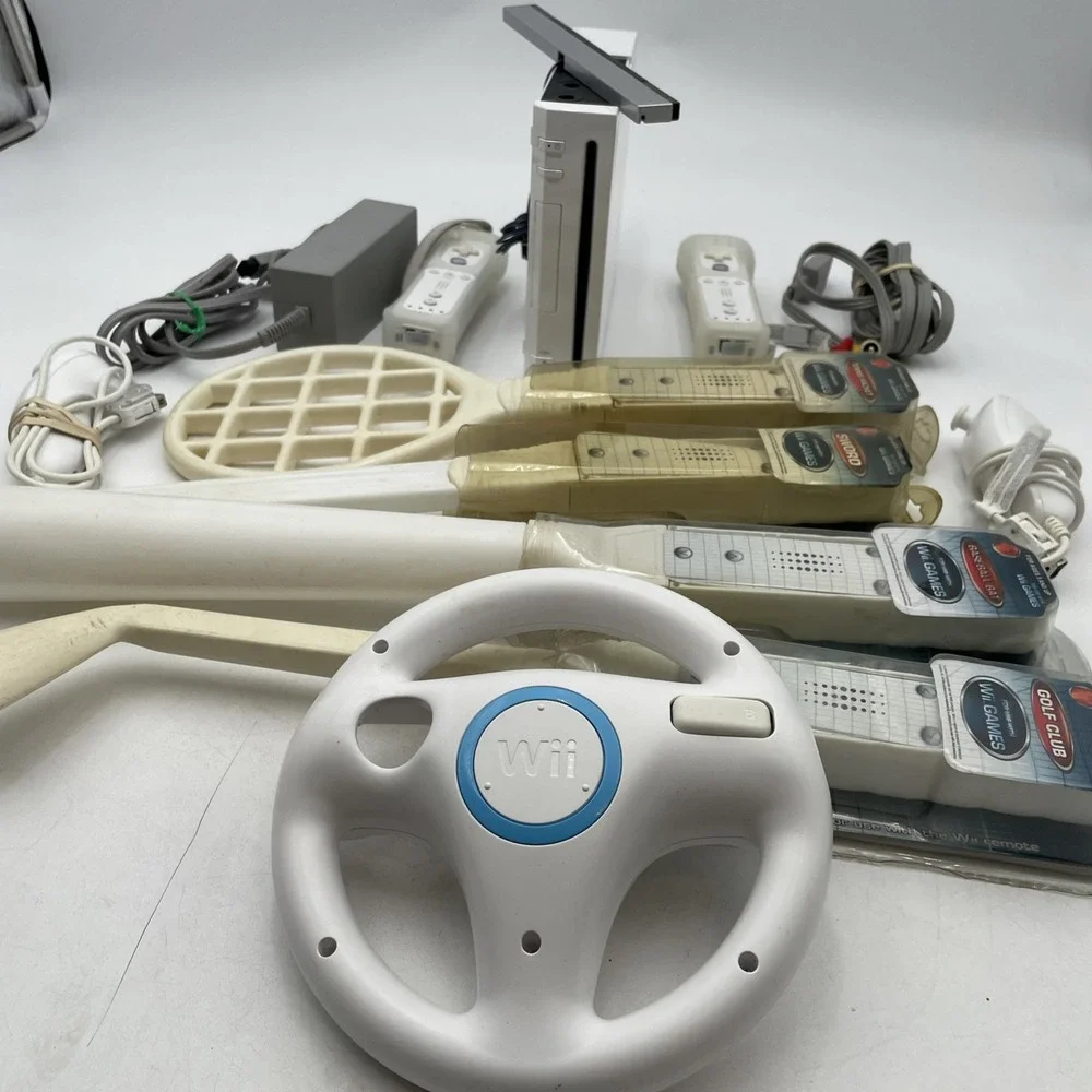 Nintendo Wii Bundle Console+Power Supply+Sensor+Nunchucks+Acces+3 Games- TESTED
